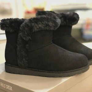 Black Furry Boots - Size 7 - Falls Creek "Carly"